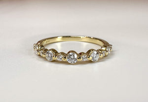 Alternating Round Diamond Wedding Band